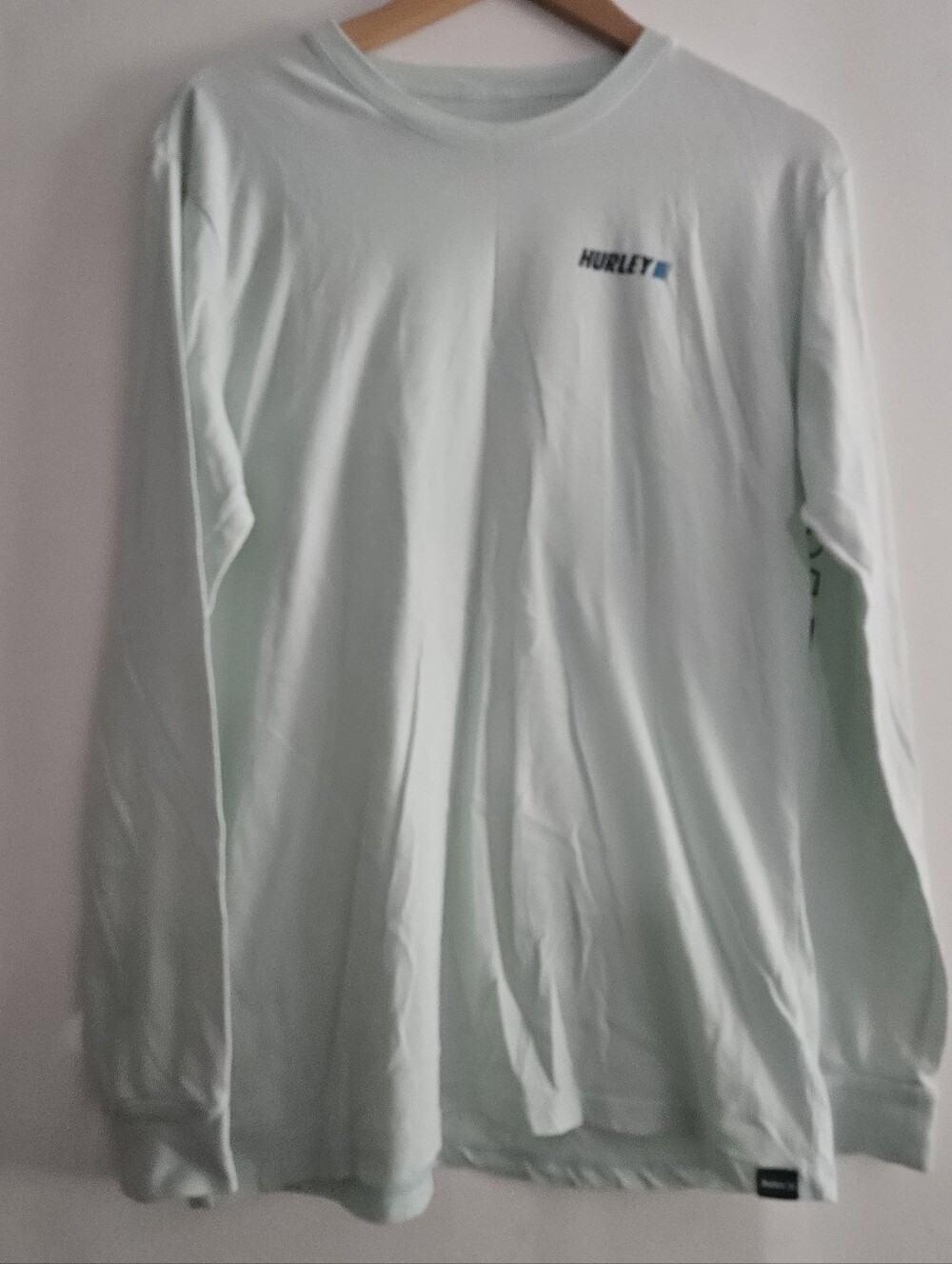 Hurley Men's Long-Sleeve Crew Neck Shirt in Light Mint Medium